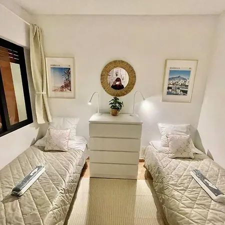 Valdecantos Beachfront شقة ماربيا