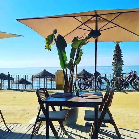 Valdecantos Beachfront 公寓